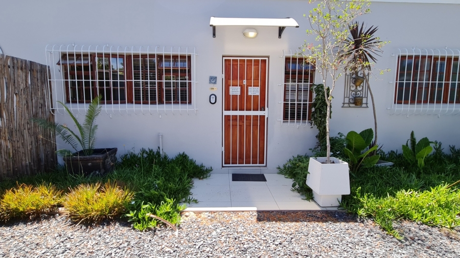 To Let 1 Bedroom Property for Rent in Raithby Western Cape